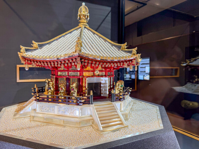 Mikimoto pearl island art