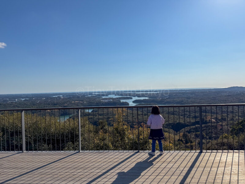 a child at yokoyama viewpoint ago bay in mie