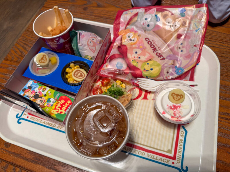 parent and child meal for duffy and friends show restaurant at tokyo disney