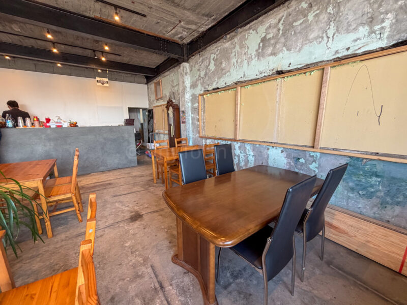 table in burger shop in sakurajima