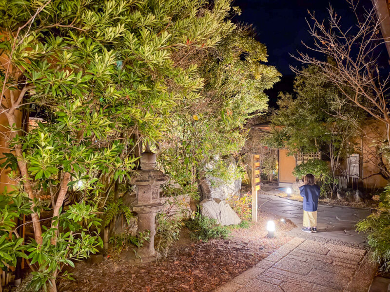 a child walking to the restaurant at Shikinoyado Meisui ryokan in Kagoshima
