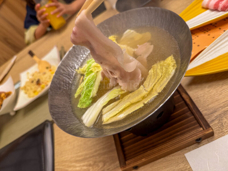 hot pot shabu shabu at Shikinoyado Meisui ryokan in Kagoshima