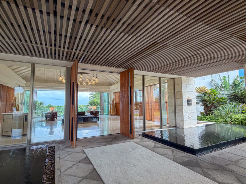 bay wing lobby at ANA InterContinental Ishigaki Resort