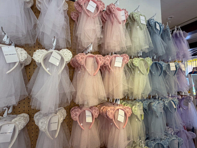 pretty bear headbands at Huis Ten Bosch