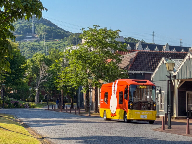 bus at Huis Ten Bosch