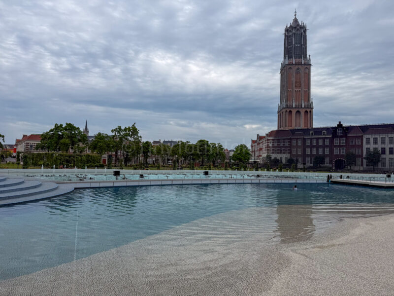 a child in splash field at huis ten bosch