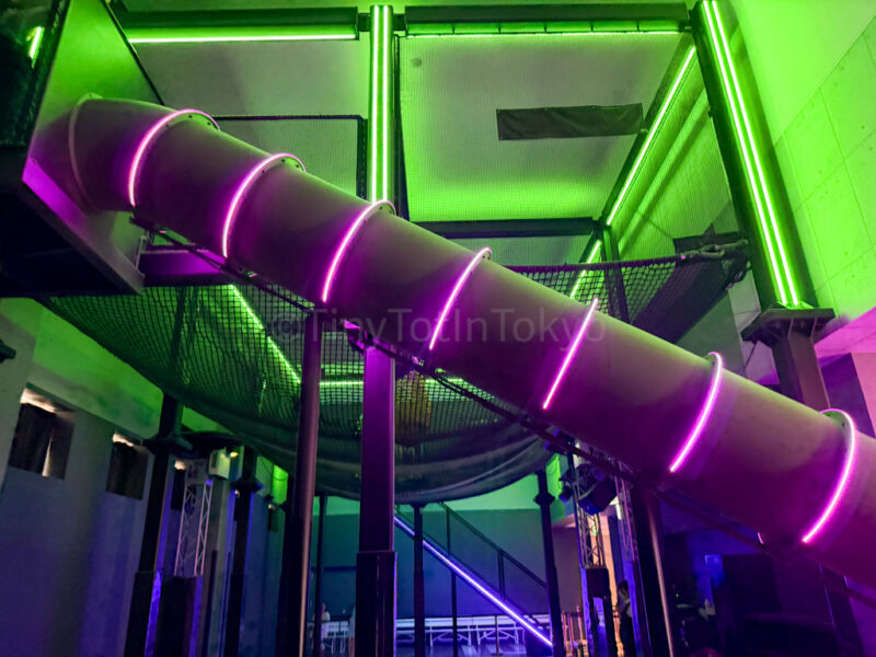 tube slide at huis ten bosch