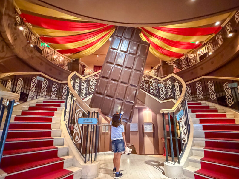 a child inside chocolate mansion at huis ten bosch
