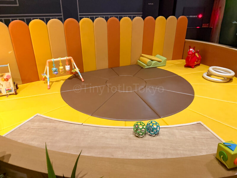 area for babies at huis ten bosch