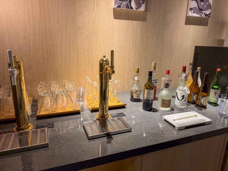 draft drinks at free flow lounge at one station hotel kumamoto