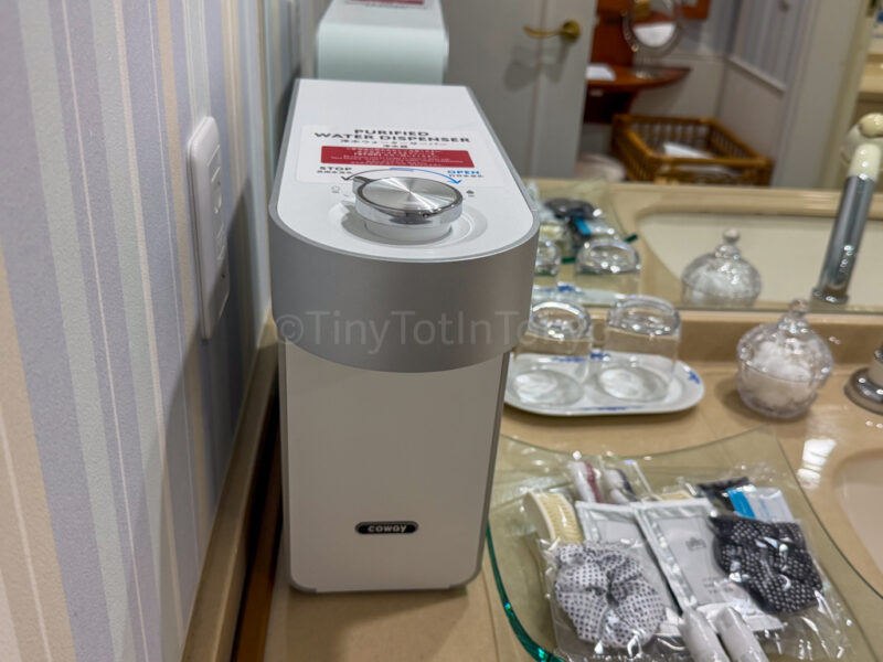 drinking water dispenser at hotel amsterdam huis ten bosch