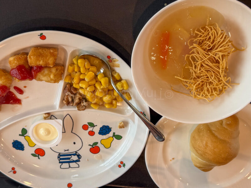 children's breakfast at hotel amsterdam huis ten bosch 