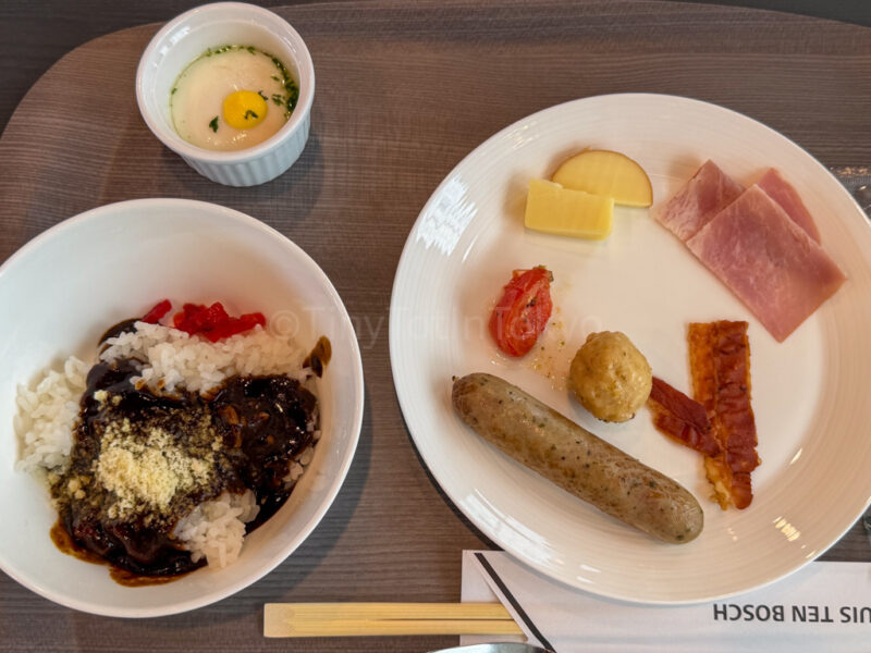 breakfast at hotel amsterdam at huis ten bosch