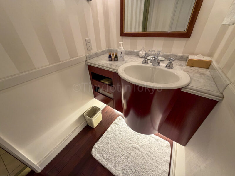 bathroom at Hotel Europe at Huis Ten Bosch