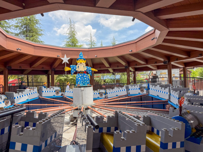 merlin's flying machine at legoland japan 