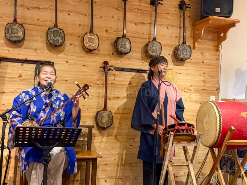 live music at Shimauta Izakaya Kiyama in Miyakojima