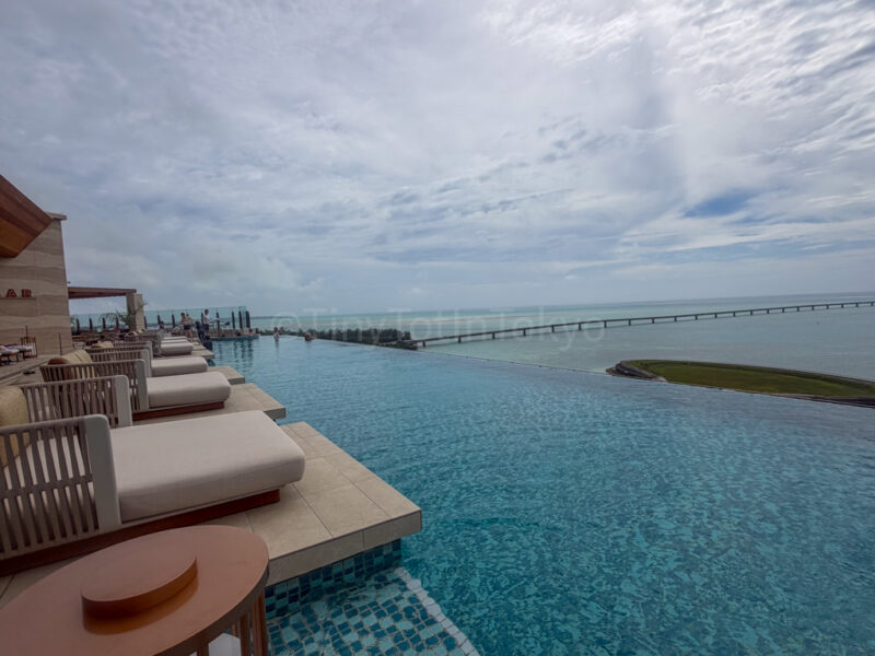 pool at canopy hilton miyakojima