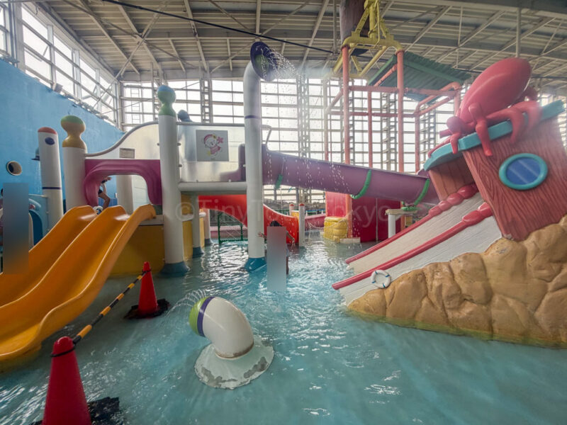 children's swim area in spa world osaka