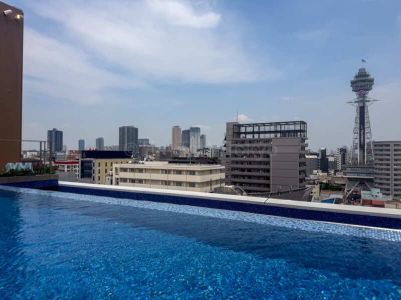 infinity pool at spa world osaka